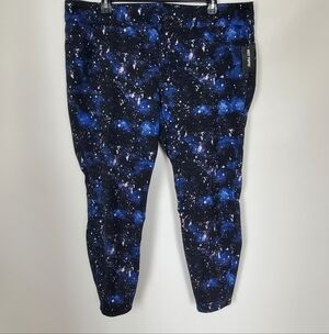 Hot Topic Torrid Blackheart Galaxy Print Skinny Jeans - Blue and Black Size 26
